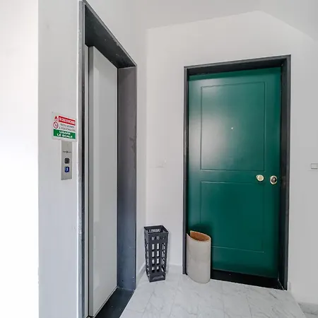 Guesthost-central Apartment *