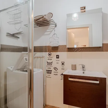 Guesthost-central * Genua