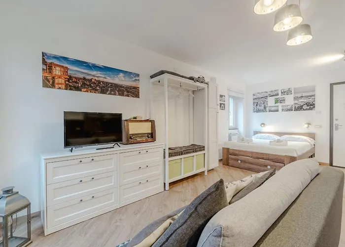 Guesthost-central Apartament *